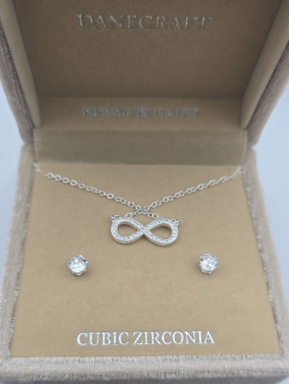 Danecraft Fine Silver Plated Infinity Necklace W/ Cubic Zirconia Studs (NWOT)🩶 - Picture 5 of 6